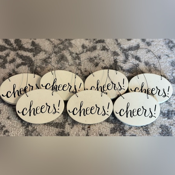 Primitive Christmas Decor - Total of 24 Pieces - Picture 5 of 10